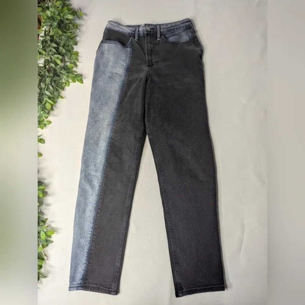 Hollister Curvy ultra High Rise Vintage Straight Two Tones Jeans Size 3R